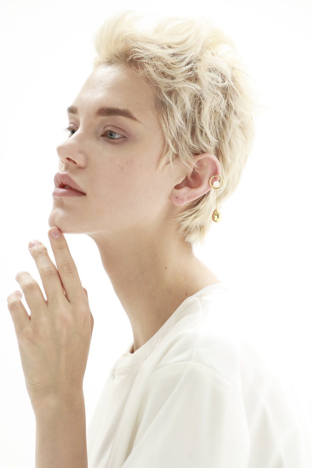 Golden Stone With The Chain Earring / Brooch