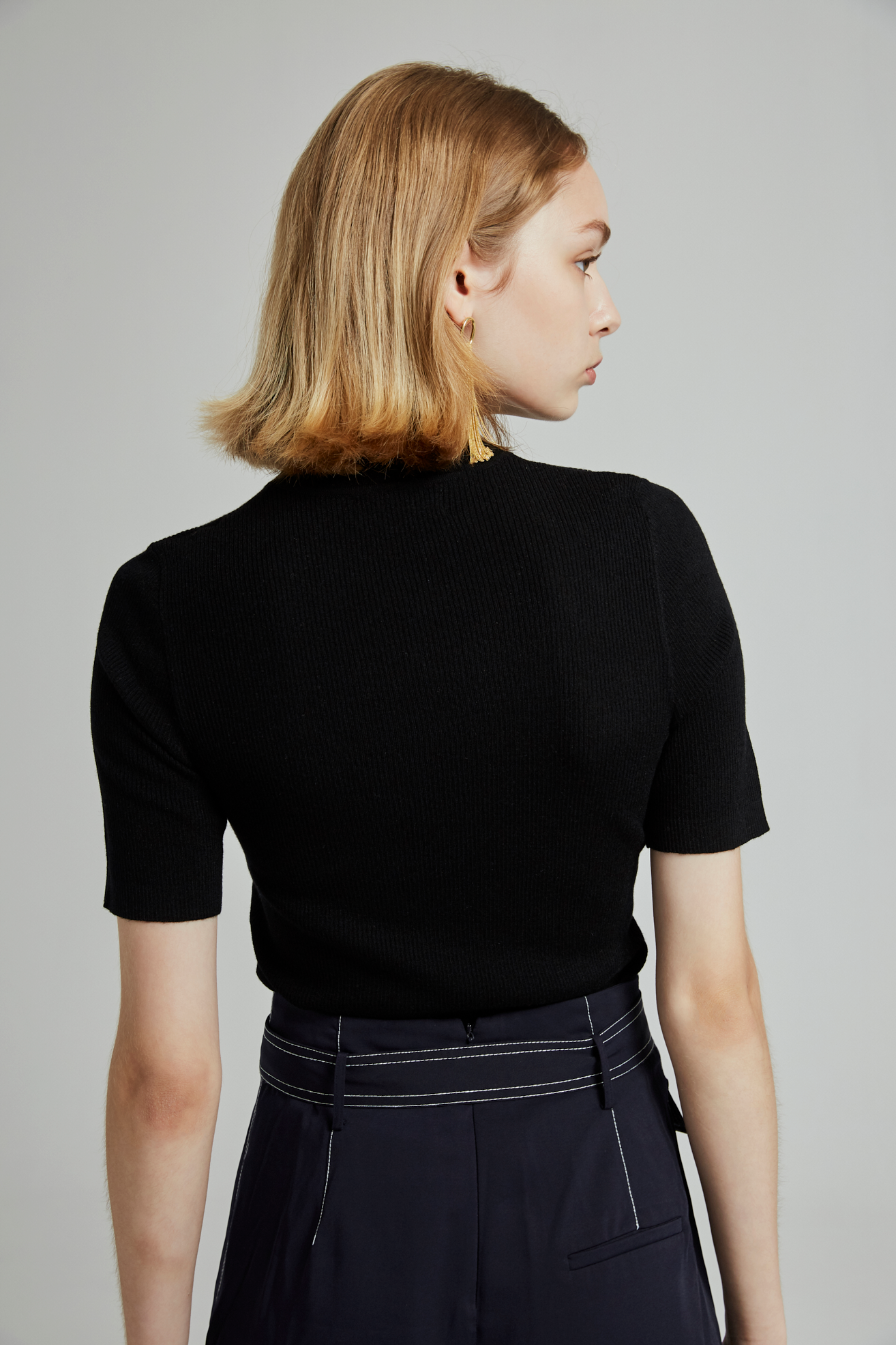 BASIC KNIT TOP