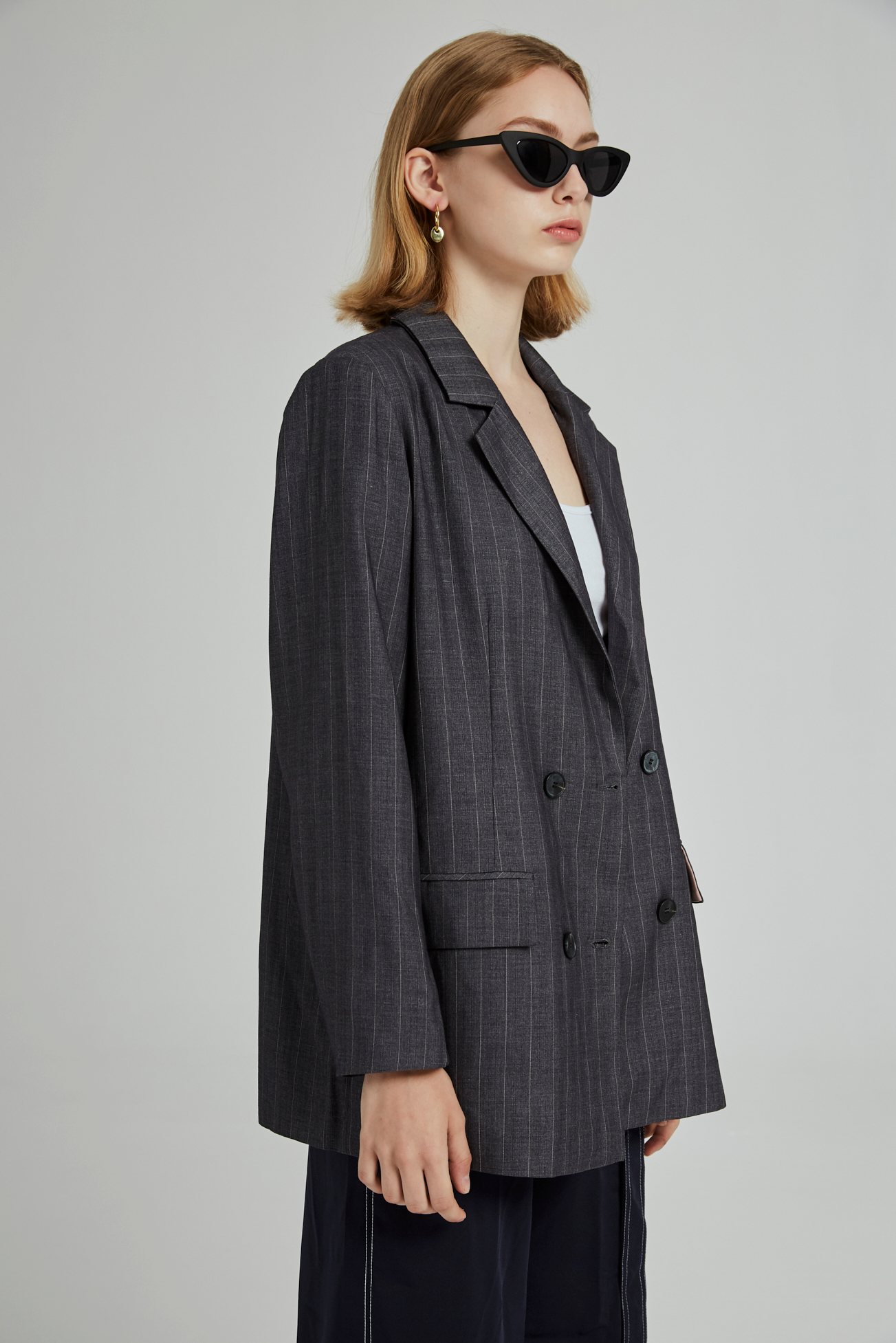 DOUBLE-BREASTED BLAZER