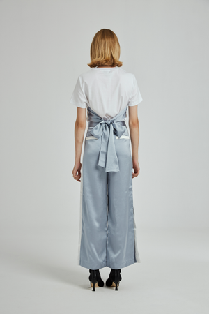 T-SHIRT WITH BLUE BOW