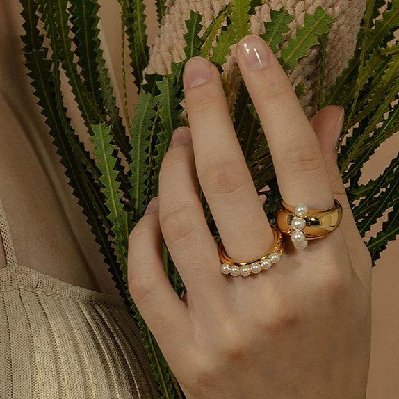 GOLD VINTAGE PEARL RING