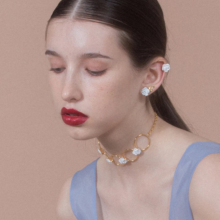 WHITE ROSE EAR CUFF